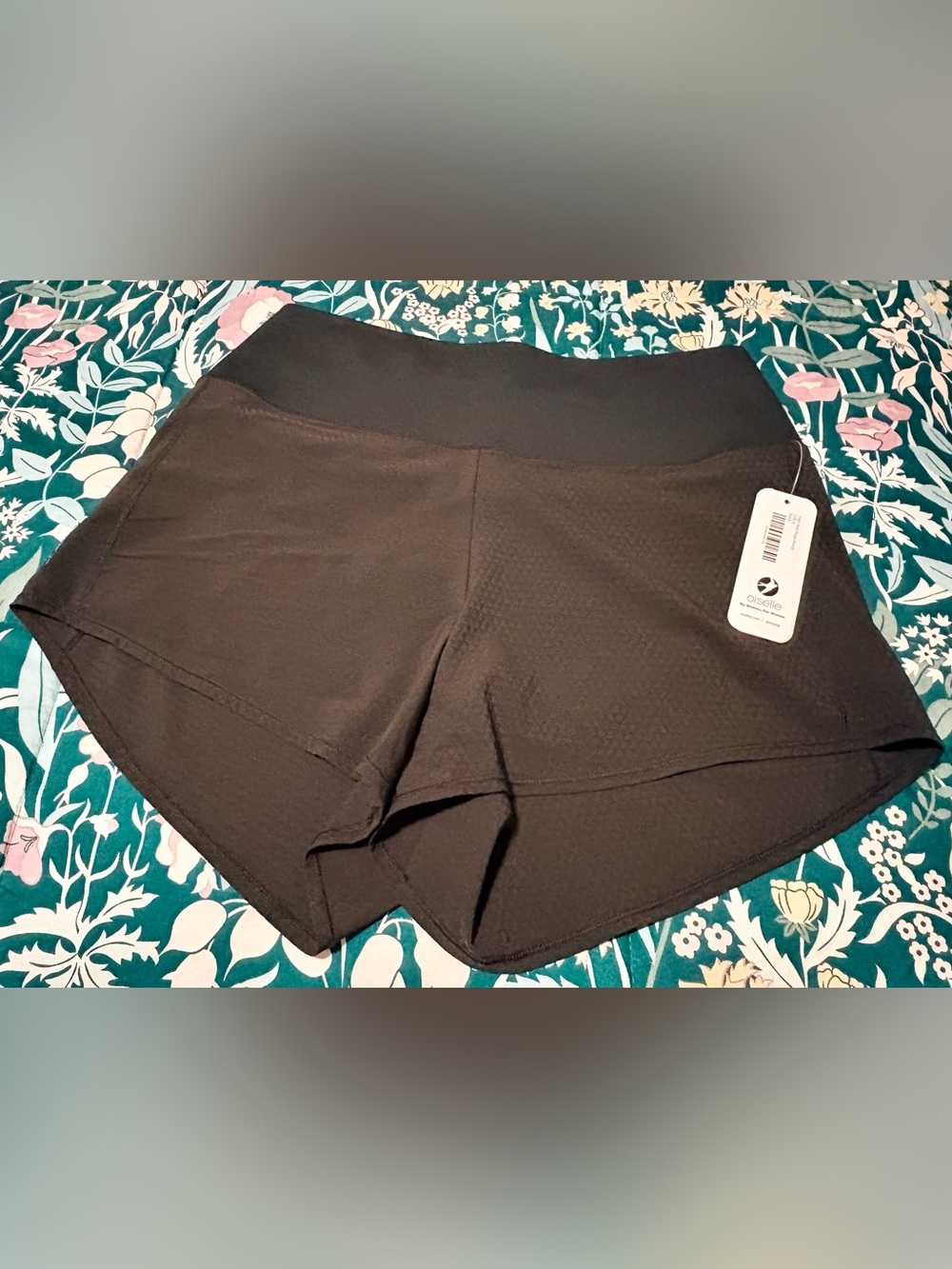 Women’s Oiselle Black High Rise Riga Shorts size 8